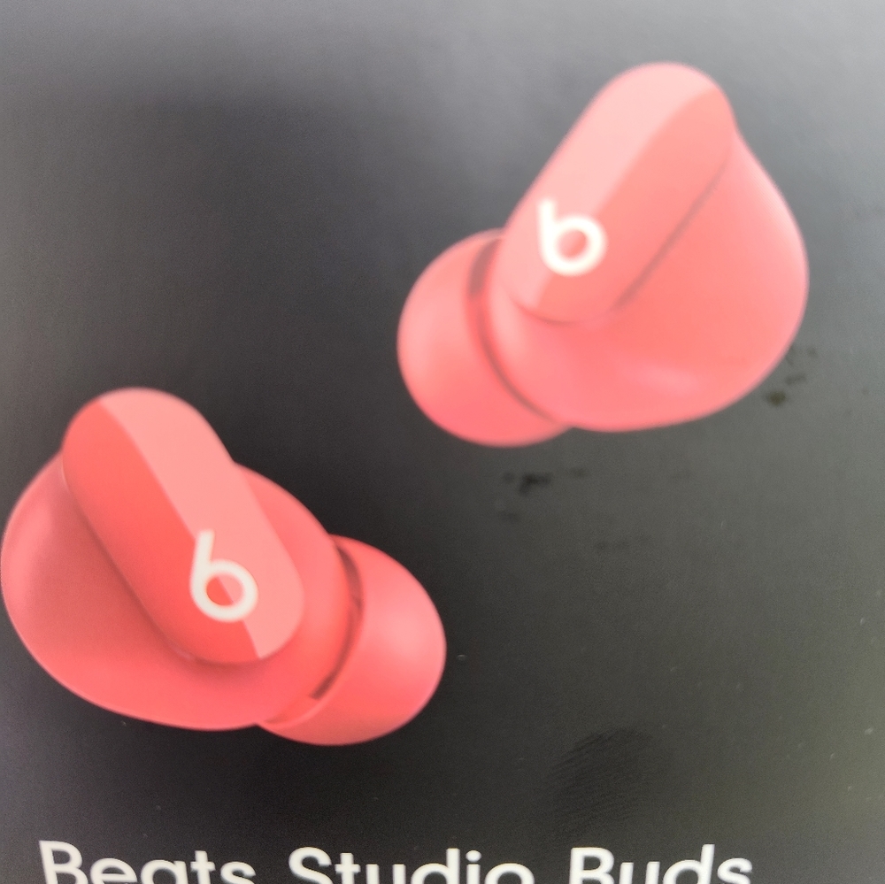 Beats studio buds